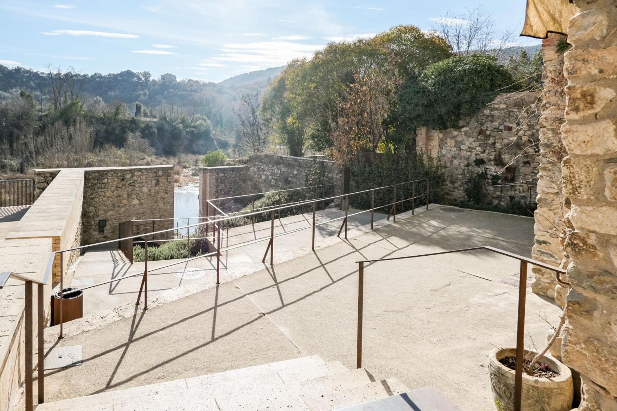 10 Del Pont Alojamiento Con Vistas Panoramicas Besalú Kültér fotó
