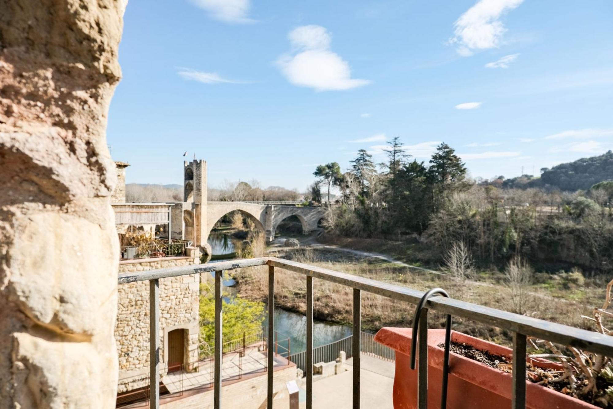10 Del Pont Alojamiento Con Vistas Panoramicas Besalú Kültér fotó