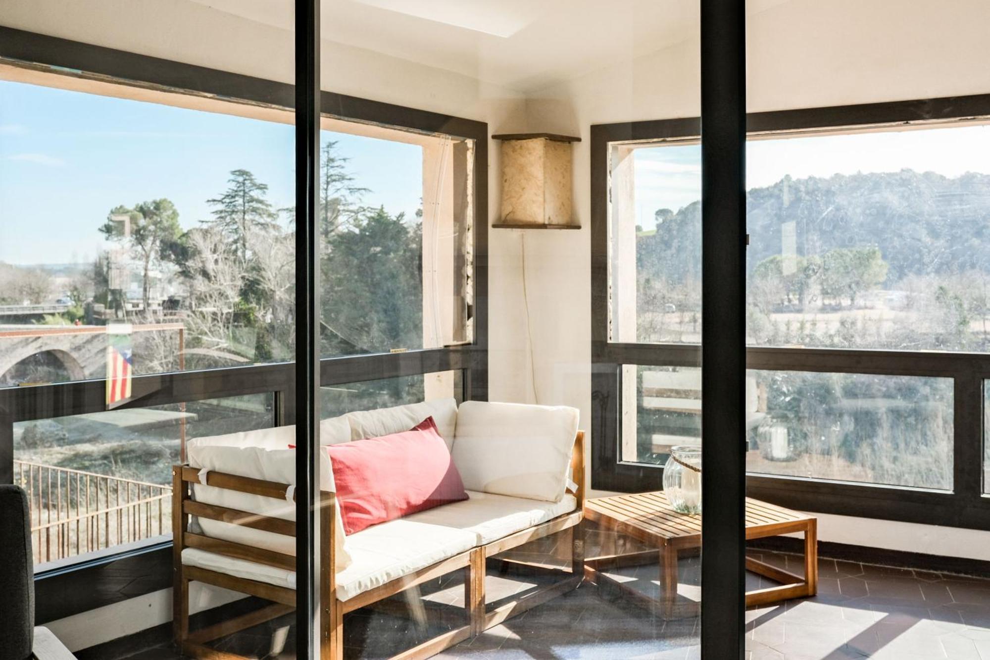 10 Del Pont Alojamiento Con Vistas Panoramicas Besalú Kültér fotó